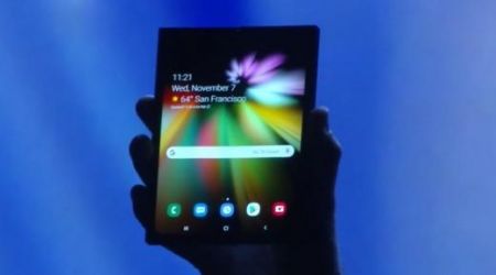 Samsung представила смартфон со складным корпусом