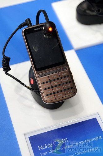  Nokia C3-01.5   Series 40  1  